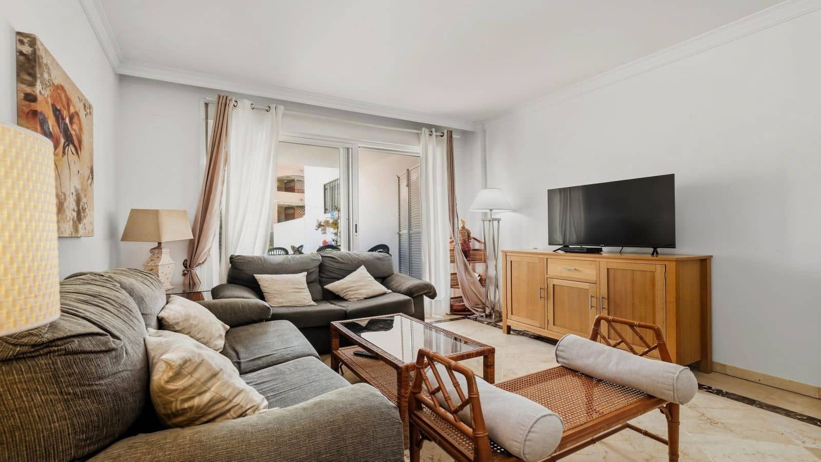 2 makuuhuone Huoneisto myytävänä paikassa La Duquesa / Puerto de la Duquesa mukana uima-altaan 
autotalli - 315 000 € (Ref: 10172211)