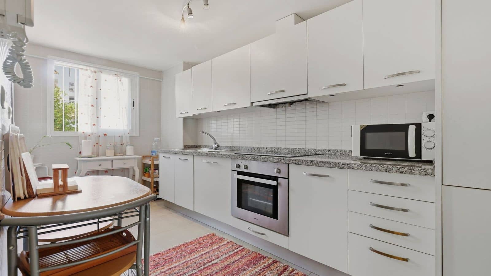 2 makuuhuone Huoneisto myytävänä paikassa La Duquesa / Puerto de la Duquesa mukana uima-altaan 
autotalli - 315 000 € (Ref: 10172211)