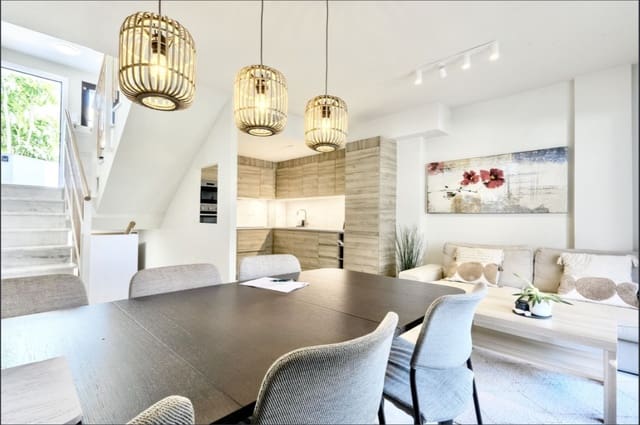 Maison de Ville de 4 chambres à louer à Riviera del Sol, Mijas avec piscine - 3 200 € (Ref: 10172415)