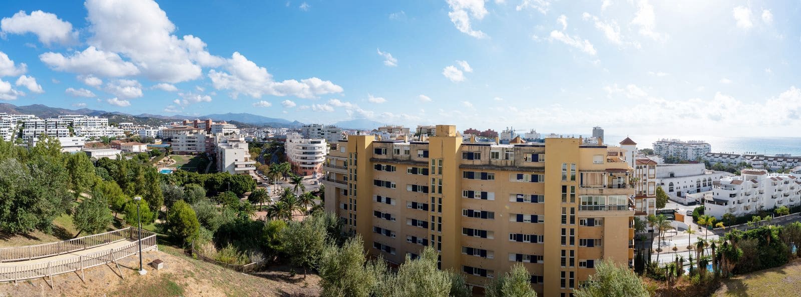3 bedroom Apartment for sale in Estepona with pool garage - € 385,000 (Ref: 10173782)