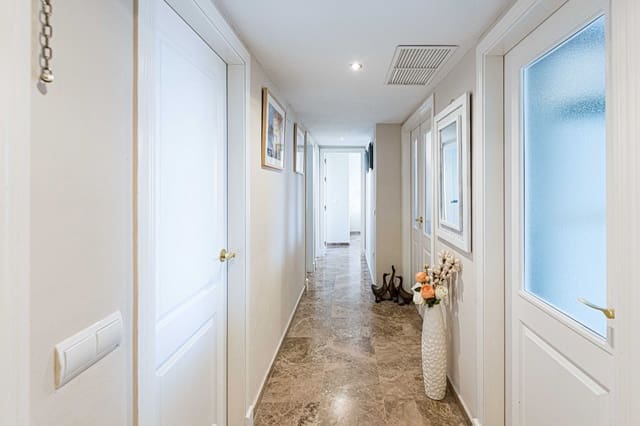 3 bedroom Apartment for sale in Estepona with pool garage - € 385,000 (Ref: 10173782)