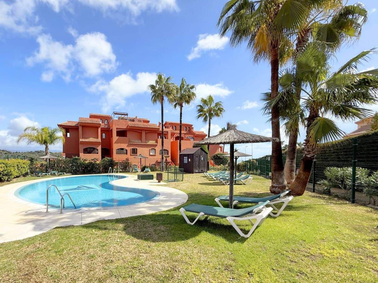 3 slaapkamer Penthouse te koop in Estepona met zwembad garage - € 420.000 (Ref: 10173796)