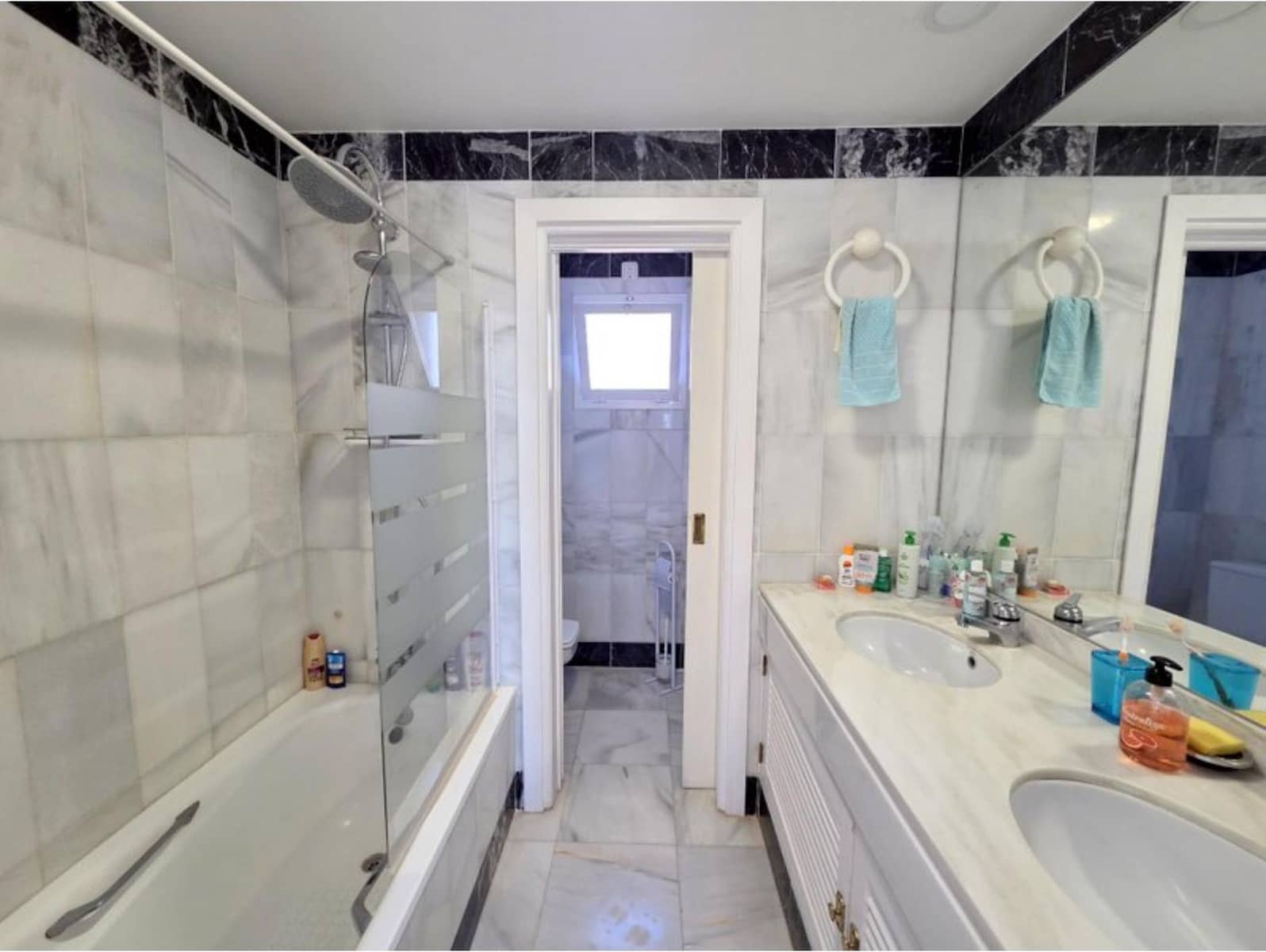 3 makuuhuone Huoneisto myytävänä paikassa La Duquesa / Puerto de la Duquesa mukana uima-altaan - 315 000 € (Ref: 10173802)