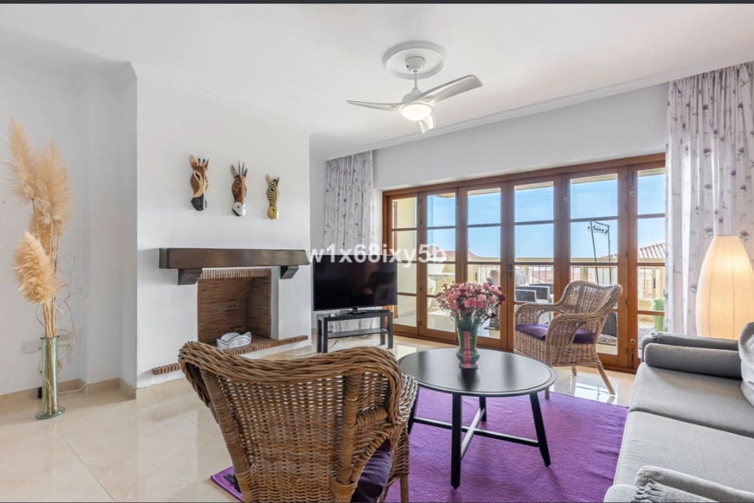 Apartamento de 2 habitaciones en Manilva en venta con piscina garaje - 399.000 € (Ref: 10173900)