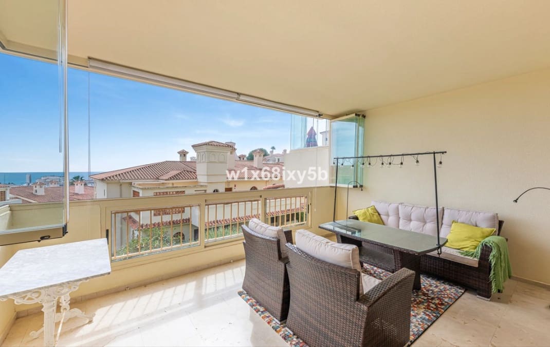Apartamento de 2 habitaciones en Manilva en venta con piscina garaje - 399.000 € (Ref: 10173900)