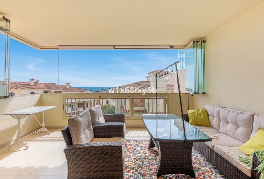 Apartamento de 2 habitaciones en Manilva en venta con piscina garaje - 399.000 € (Ref: 10173900)