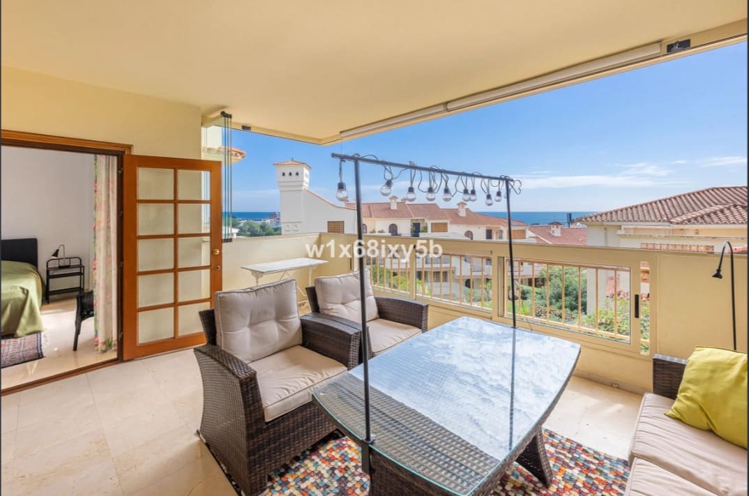 Apartamento de 2 habitaciones en Manilva en venta con piscina garaje - 399.000 € (Ref: 10173900)