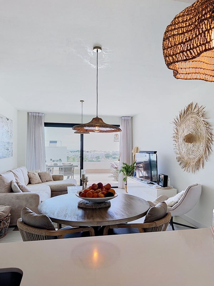 3 bedroom Apartment for sale in Estepona with garage - € 495,000 (Ref: 10174497)