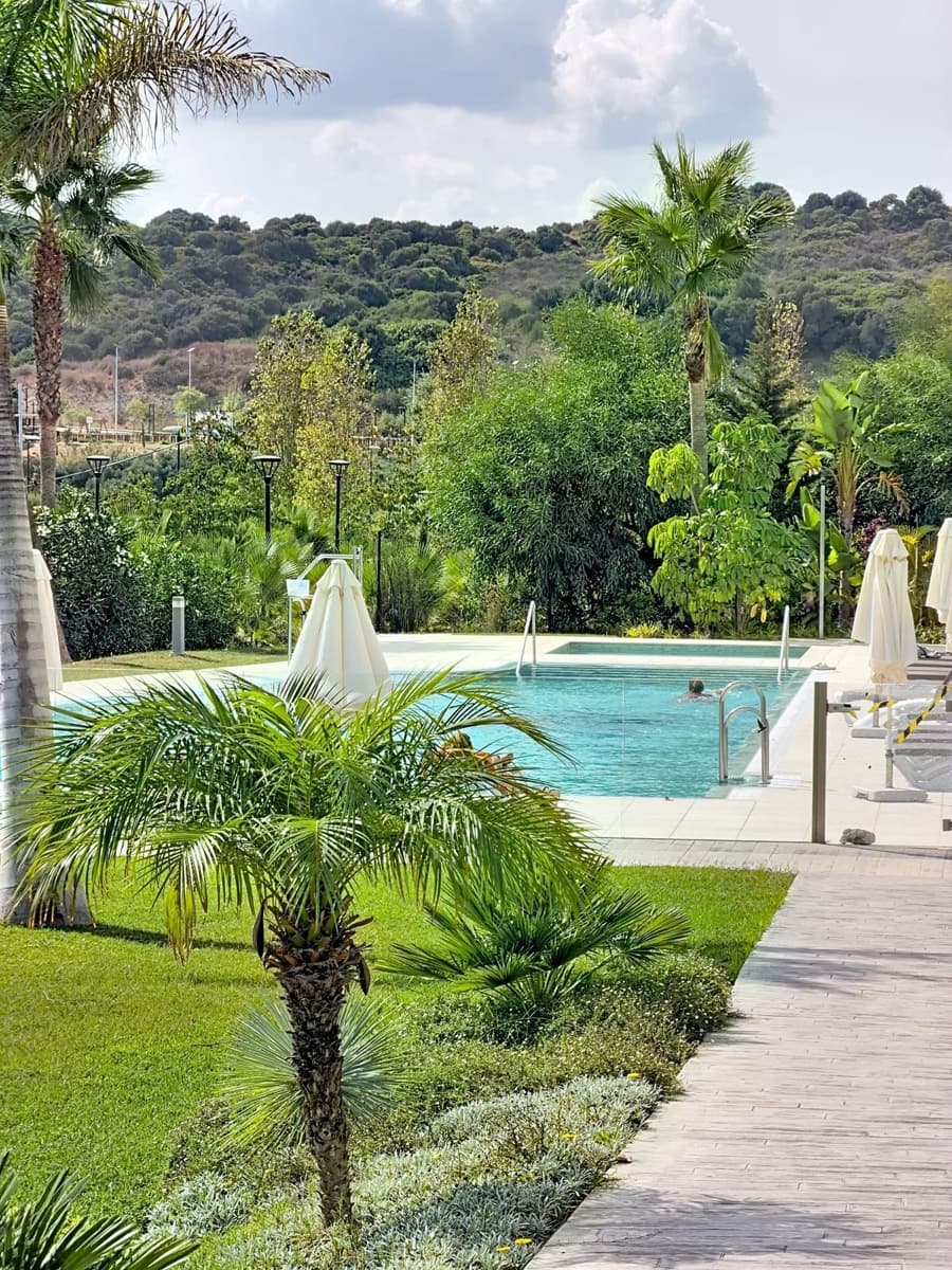 3 bedroom Apartment for sale in Estepona with garage - € 495,000 (Ref: 10174497)