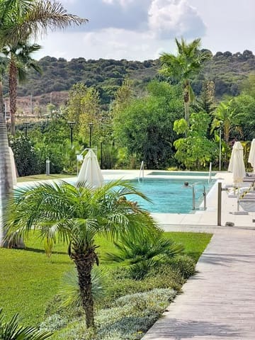 3 bedroom Apartment for sale in Estepona with garage - € 495,000 (Ref: 10174497)