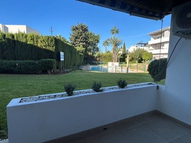2 slaapkamer Appartement te koop in Atalaya-Isdabe, Estepona met zwembad garage - € 350.000 (Ref: 10174504)