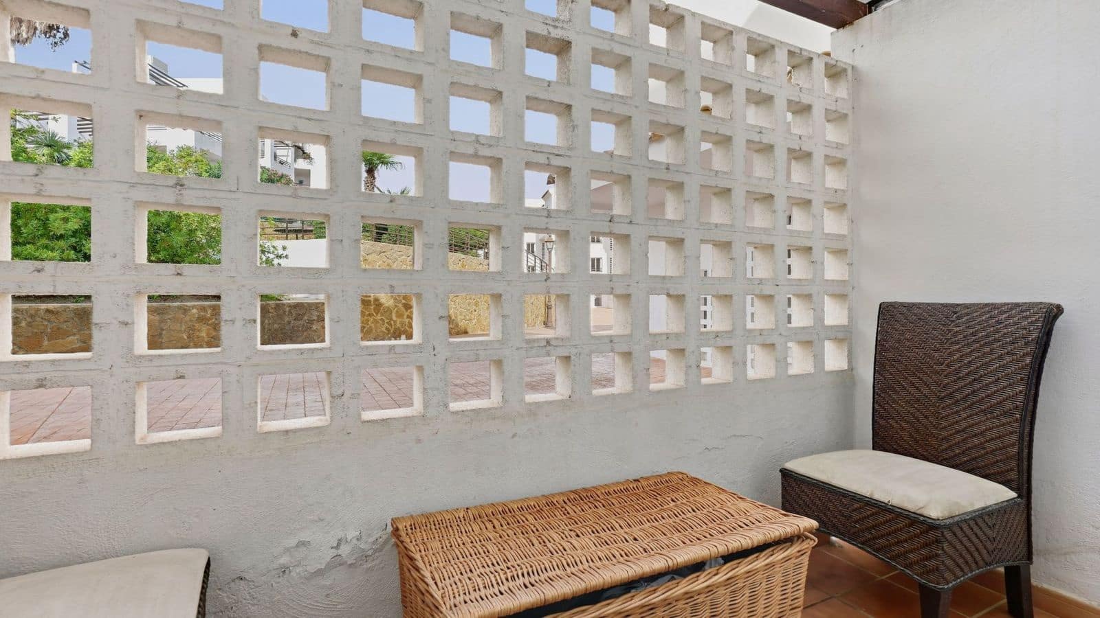 2 bedroom Apartment for sale in La Duquesa / Puerto de la Duquesa with pool garage - € 315,000 (Ref: 10174506)
