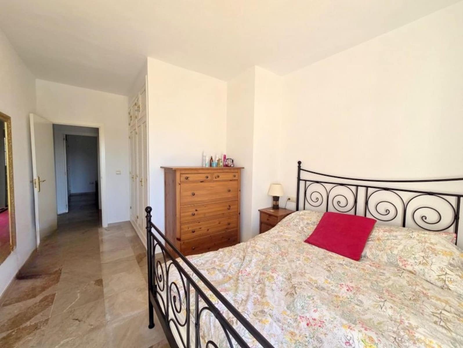 2 bedroom Penthouse for sale in La Duquesa / Puerto de la Duquesa with pool - € 280,000 (Ref: 10174509)
