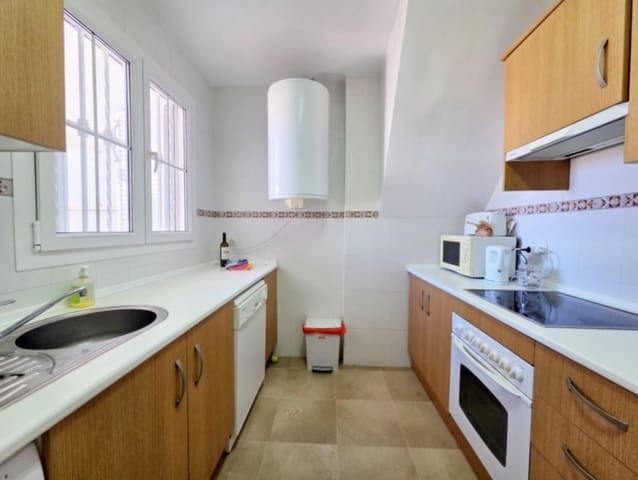 2 bedroom Penthouse for sale in La Duquesa / Puerto de la Duquesa, Manilva with pool - € 280,000 (Ref: 10174509)