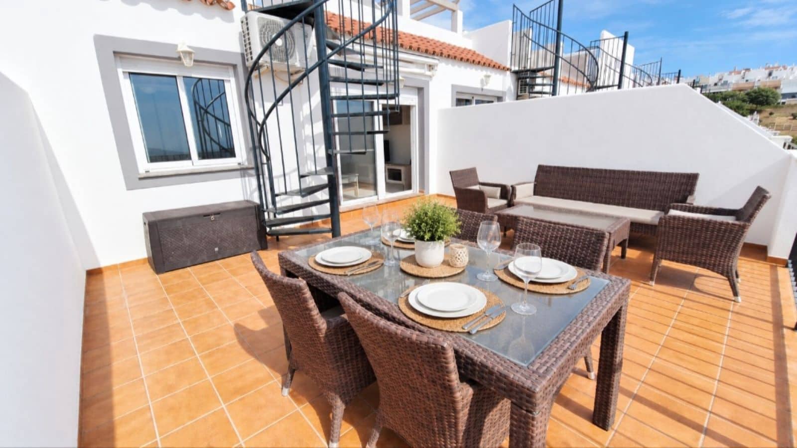 2 bedroom Penthouse for sale in Casares with pool garage - € 265,000 (Ref: 10174525)