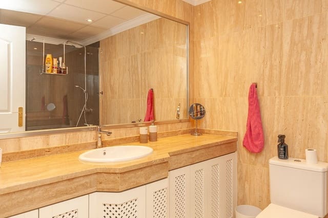 2 slaapkamer Appartement te koop in Elviria, Marbella met garage - € 399.000 (Ref: 10174542)