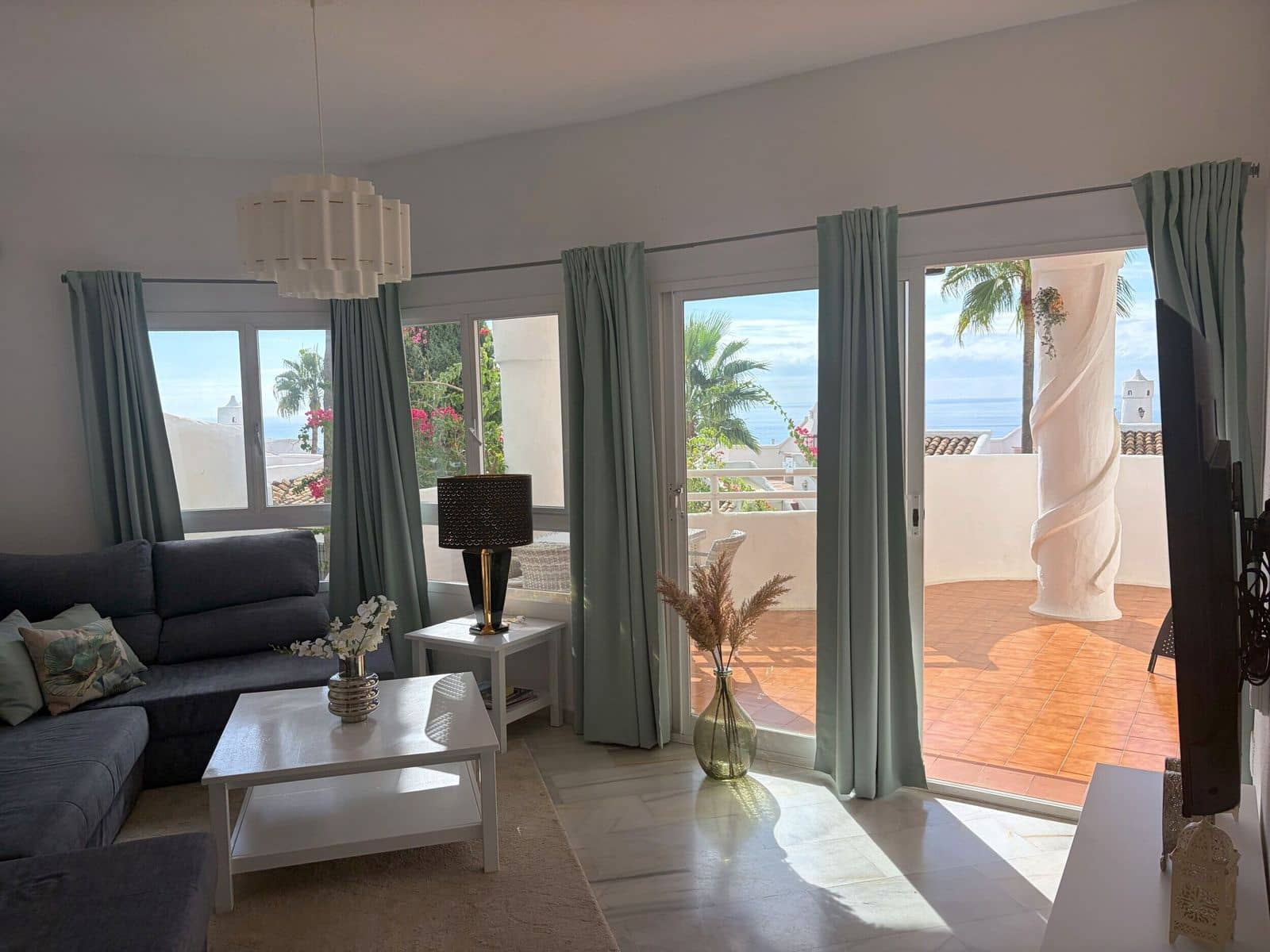 Apartamento de 2 habitaciones en Calahonda en venta con piscina - 285.000 € (Ref: 10174544)