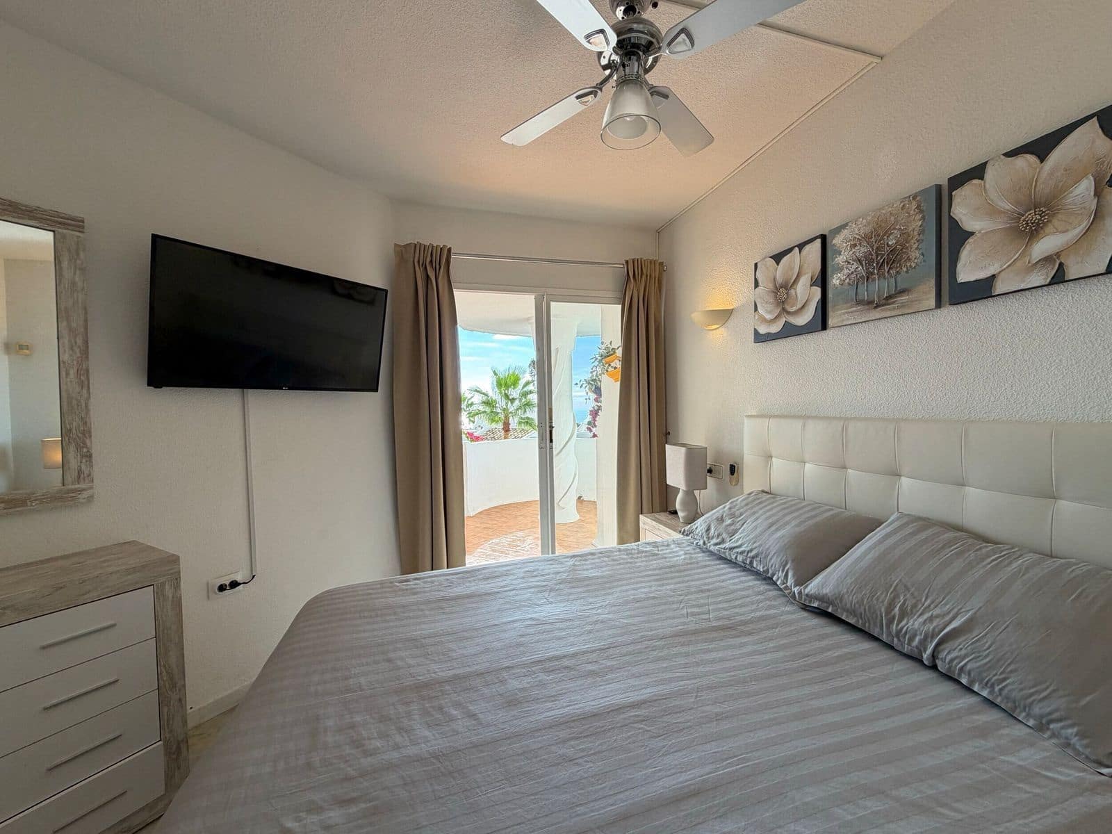 Apartamento de 2 habitaciones en Calahonda en venta con piscina - 285.000 € (Ref: 10174544)