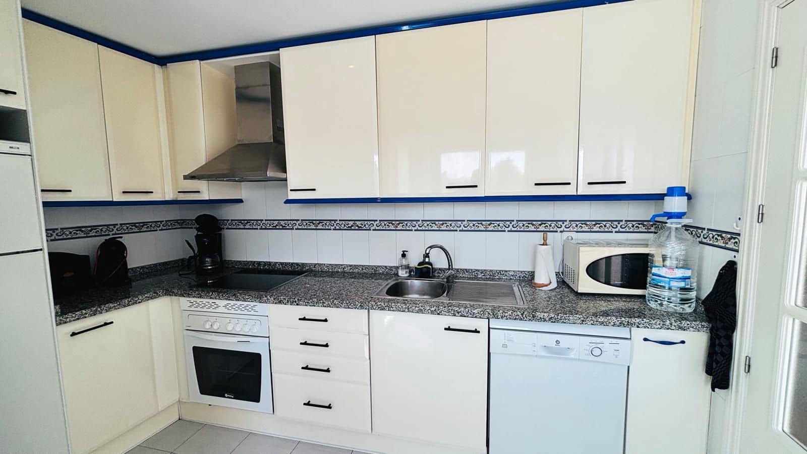 2 Zimmer Apartment zu verkaufen in La Duquesa / Puerto de la Duquesa mit Pool Garage - 299.995 € (Ref: 10174547)