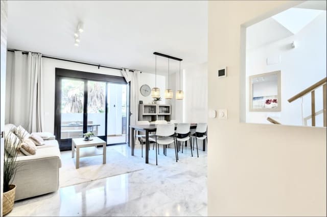Apartamento de 4 habitaciones en Riviera del Sol, Mijas en alquiler con piscina - 3.200 € (Ref: 10174744)