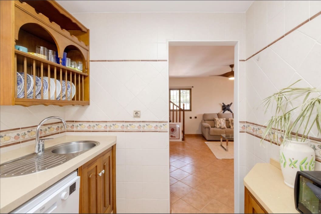 3 soverom Hus til salgs i Estepona med svømmebasseng - € 409 000 (Ref: 10179310)