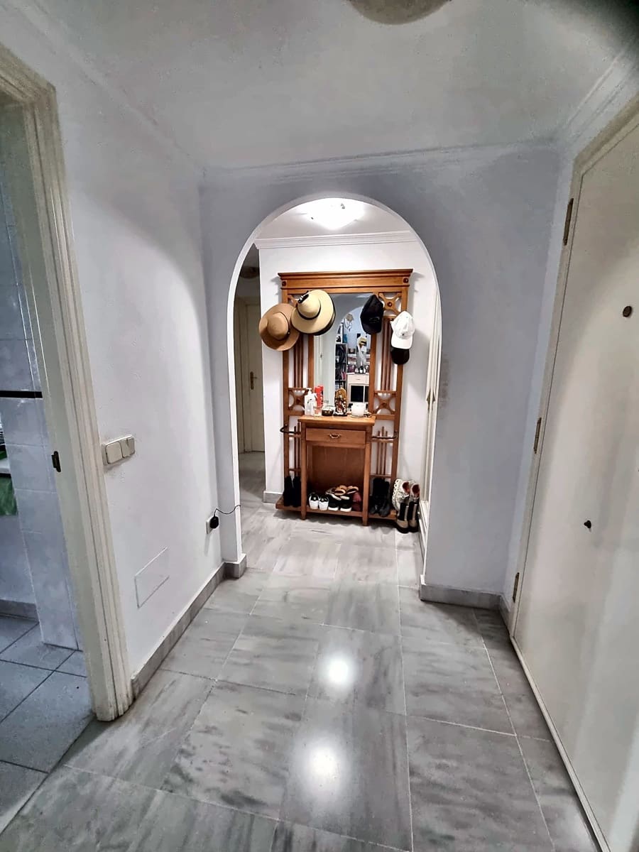 Apartamento de 2 habitaciones en Nueva Andalucia en venta con piscina garaje - 400.000 € (Ref: 10179381)