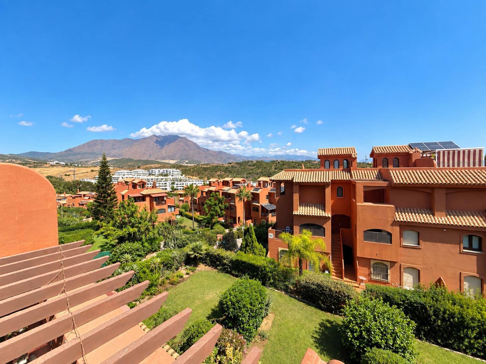 3 bedroom Penthouse for sale in Estepona with pool garage - € 420,000 (Ref: 10179384)