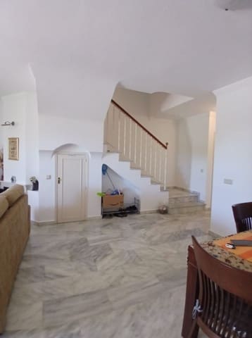 3 Zimmer Haus zu vermieten in Estepona mit Pool - 2.500 € (Ref: 10179421)