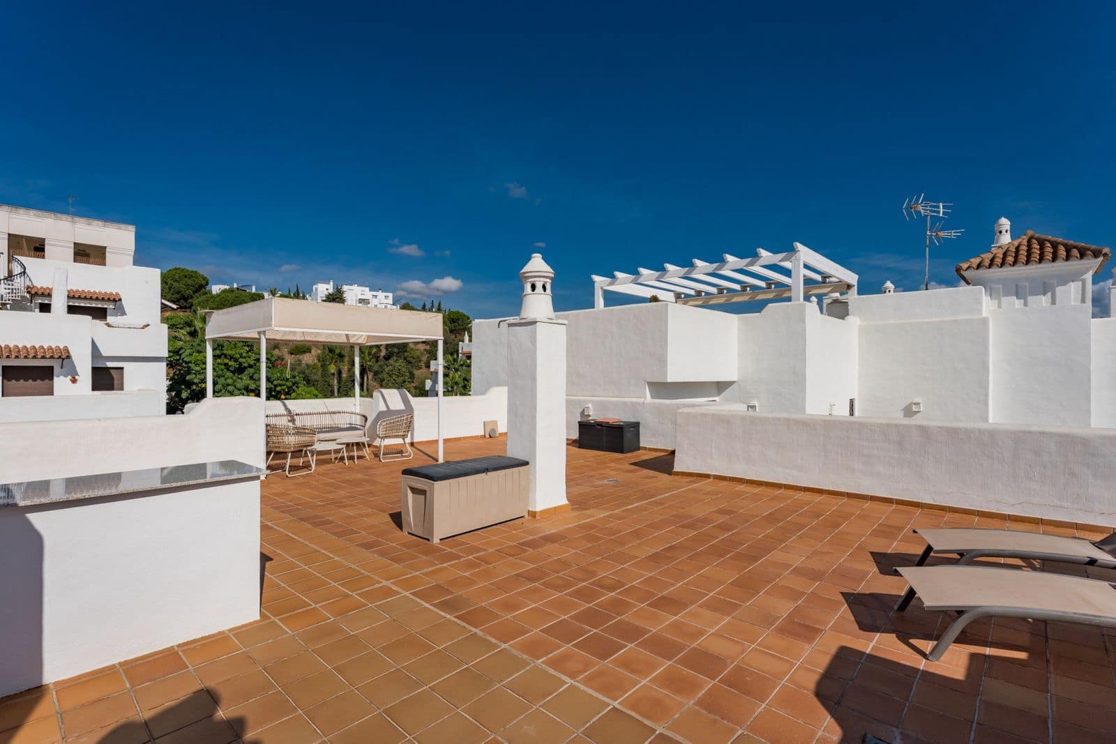 2 soveværelse Penthouse til salg i Estepona med swimmingpool garage - € 435.000 (Ref: 10180494)