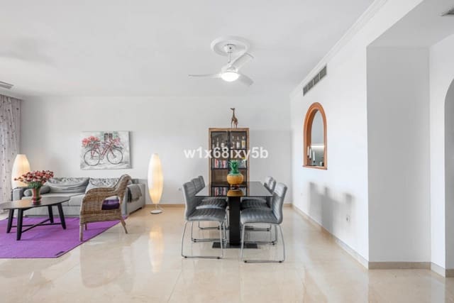 Apartamento de 2 habitaciones en Manilva en venta con piscina garaje - 399.000 € (Ref: 10180499)