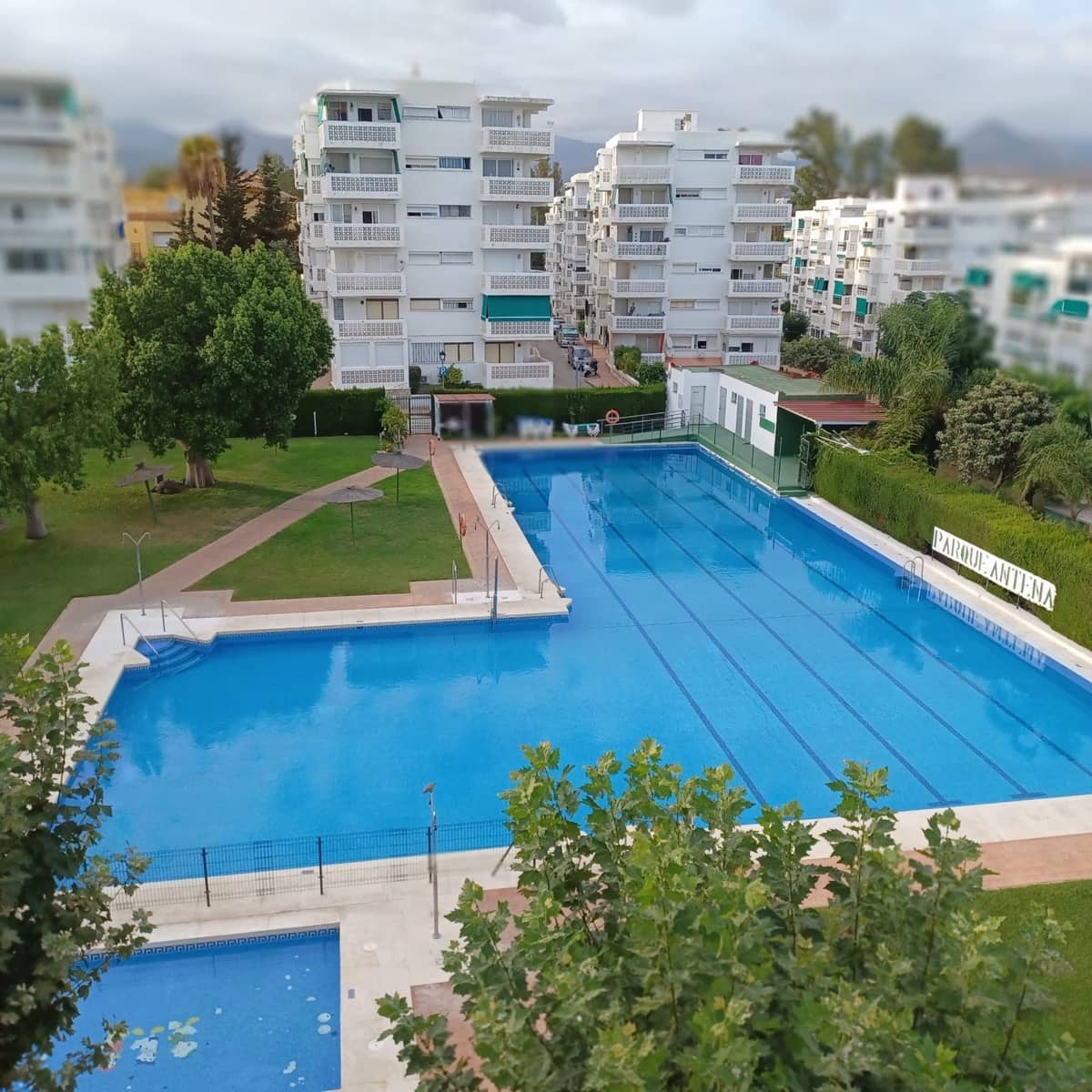 2 soveværelse Penthouse til salg i Estepona med swimmingpool - € 295.000 (Ref: 10180517)