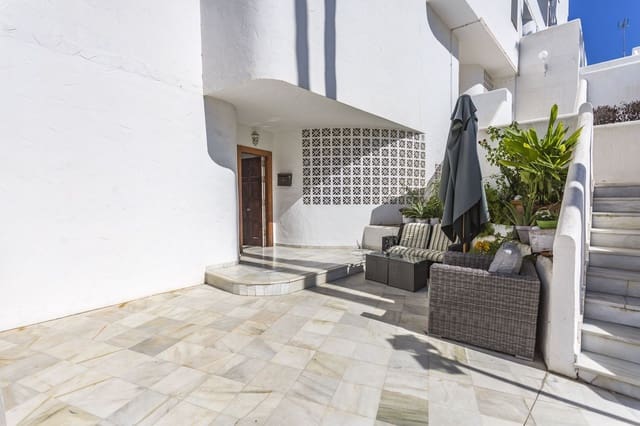 3 soveværelse Lejlighed til salg i Nueva Andalucia, Marbella med swimmingpool garage - € 495.000 (Ref: 10180518)