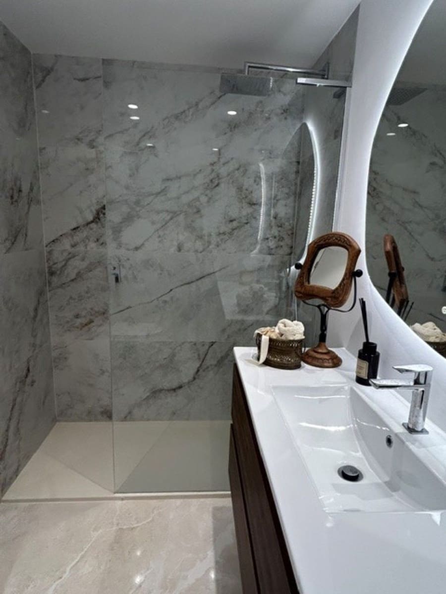 Apartamento de 2 habitaciones en Atalaya-Isdabe en venta con piscina garaje - 350.000 € (Ref: 10180542)