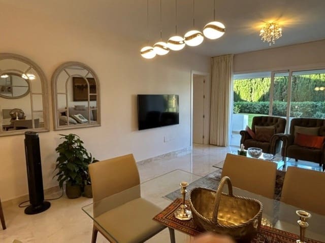 Apartamento de 2 habitaciones en Atalaya-Isdabe, Estepona en venta con piscina garaje - 350.000 € (Ref: 10180542)