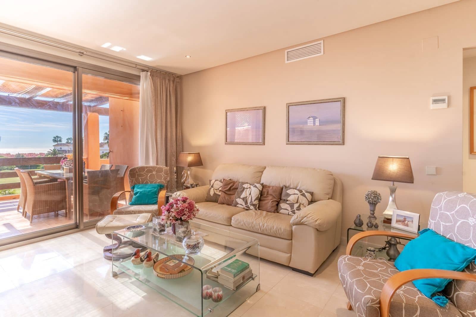 2 soverom Leilighet til salgs i New Golden Mile med svømmebasseng garasje - € 420 000 (Ref: 10180554)