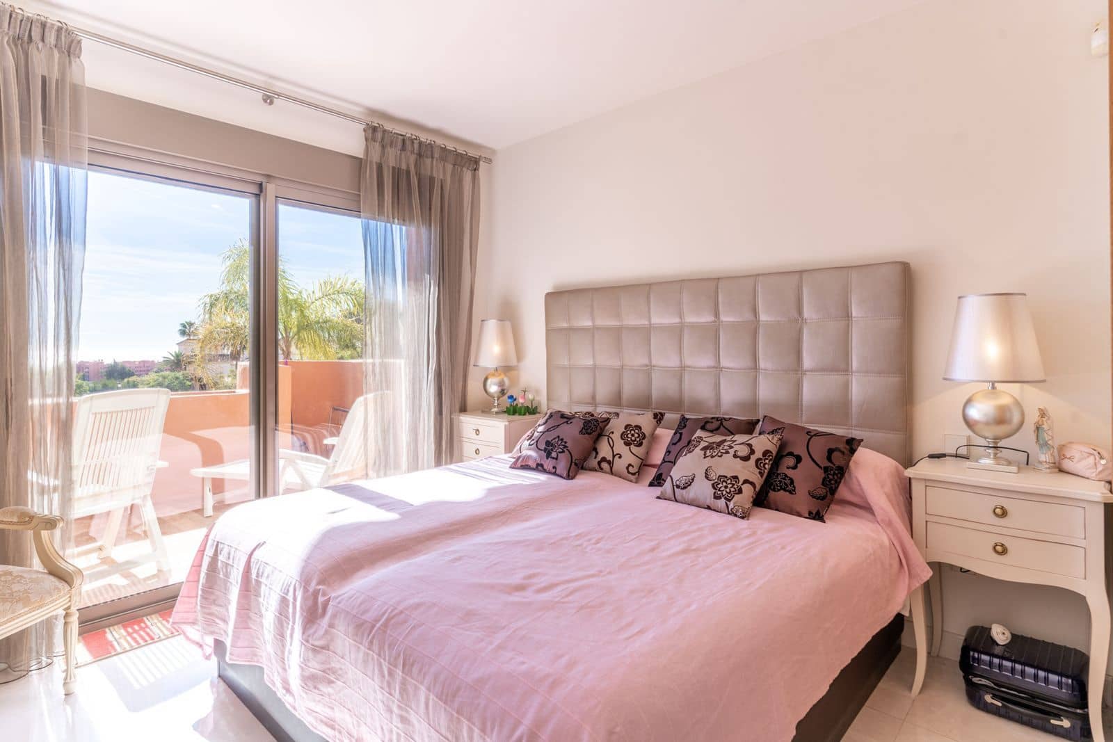 2 soverom Leilighet til salgs i New Golden Mile med svømmebasseng garasje - € 420 000 (Ref: 10180554)