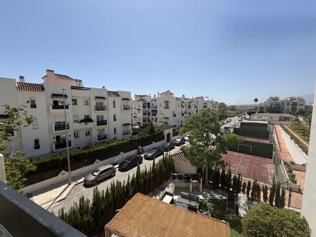 Apartamento de 2 habitaciones en Nueva Andalucía Centro, Marbella en venta con piscina garaje - 390.000 € (Ref: 10180558)