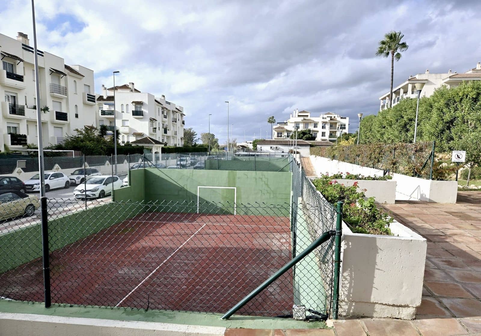 Apartamento de 2 habitaciones en Nueva Andalucia en venta con piscina garaje - 390.000 € (Ref: 10180558)