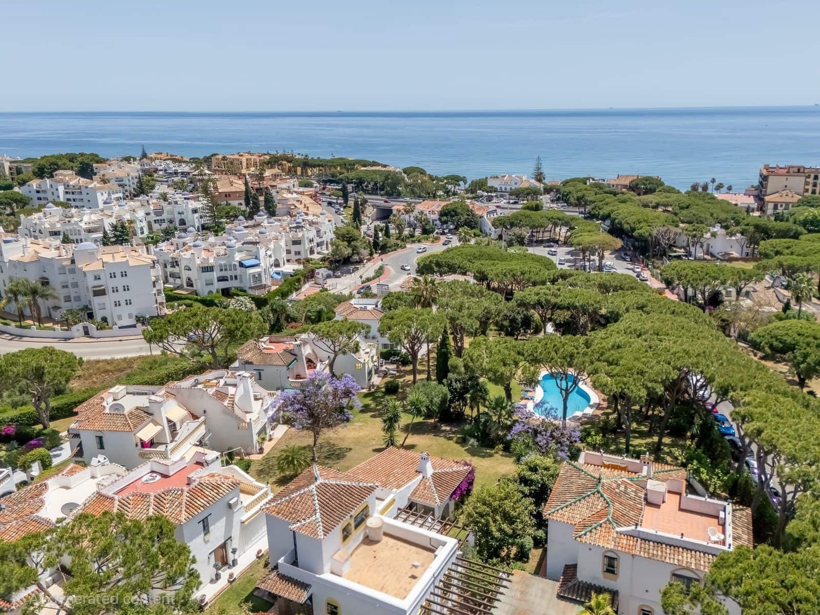 Casa de 3 habitaciones en Calahonda en venta con piscina - 464.000 € (Ref: 10180559)