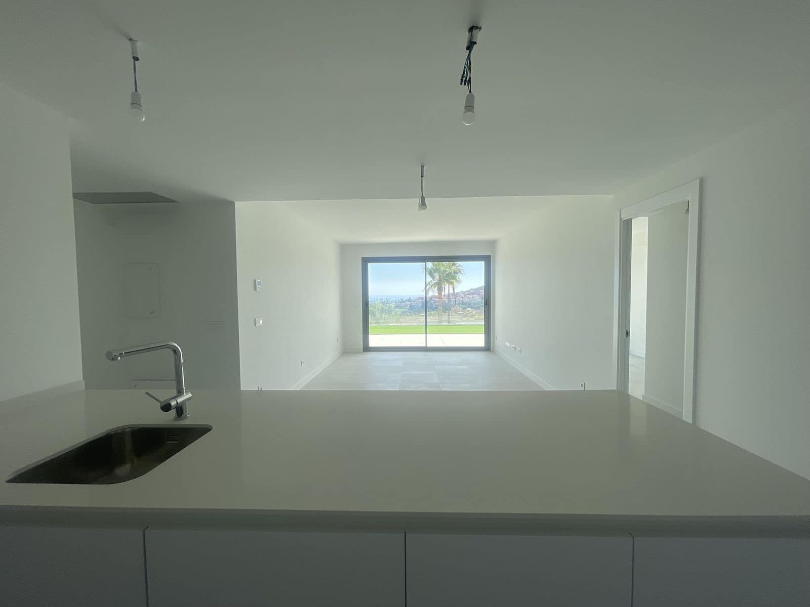 Apartamento de 2 habitaciones en Manilva en venta con piscina garaje - 479.000 € (Ref: 10180561)