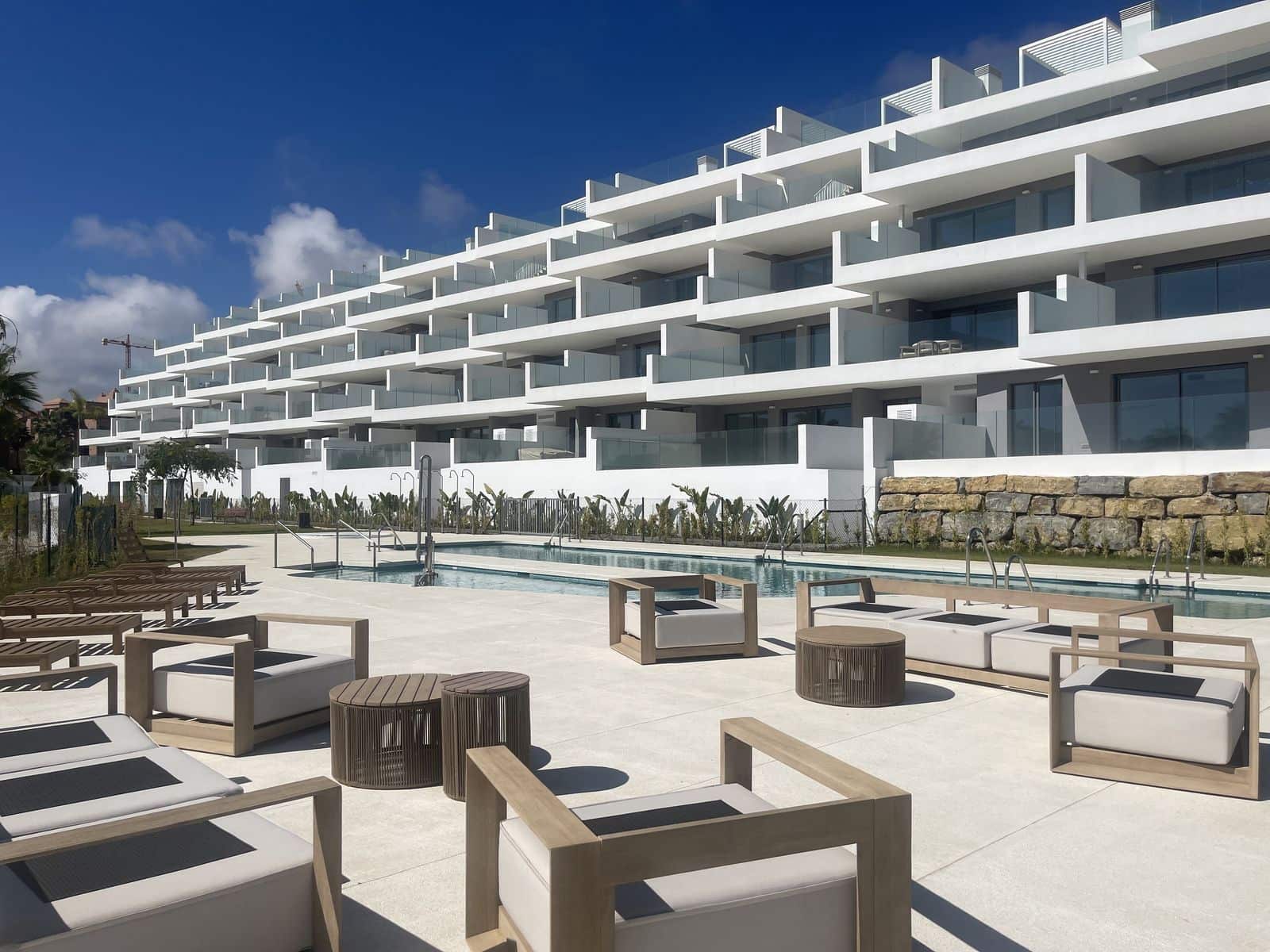 Apartamento de 2 habitaciones en Manilva en venta con piscina garaje - 479.000 € (Ref: 10180561)