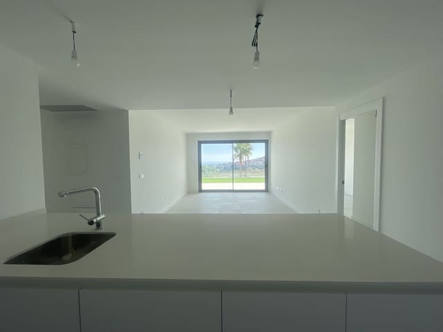 Apartamento de 2 habitaciones en Manilva en venta con piscina garaje - 479.000 € (Ref: 10180561)