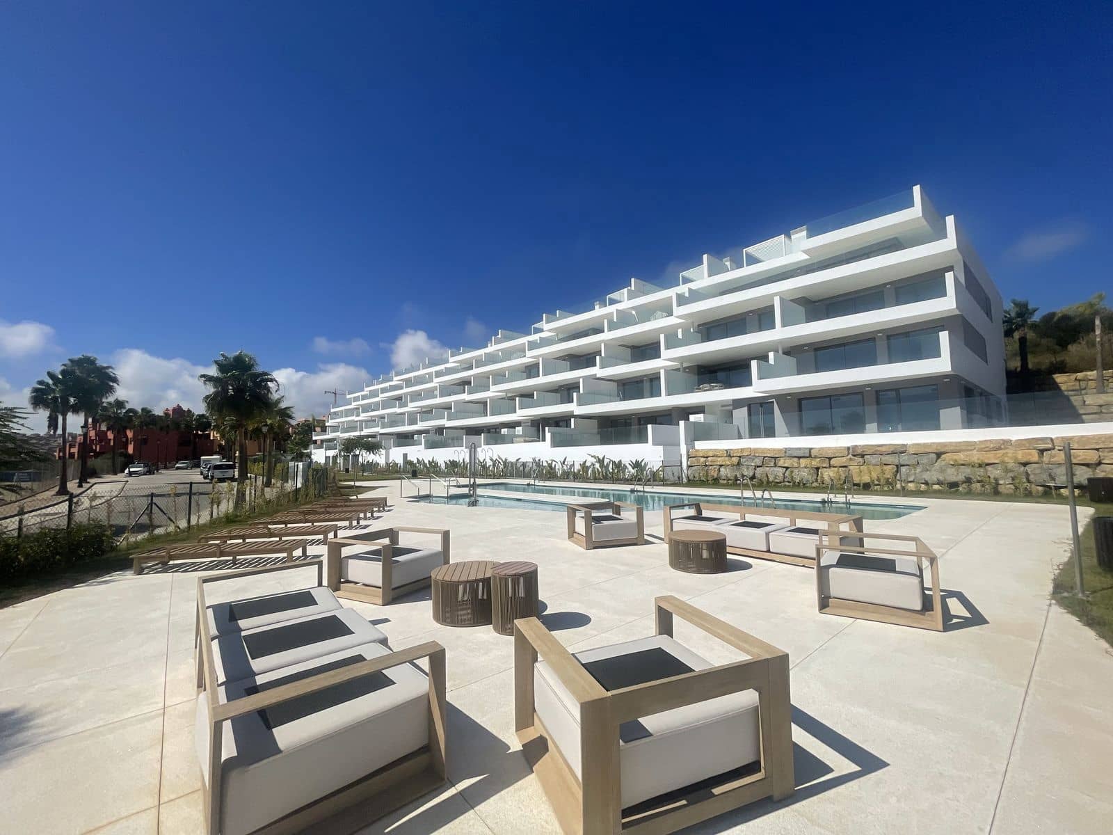 Apartamento de 2 habitaciones en Manilva en venta con piscina garaje - 479.000 € (Ref: 10180561)