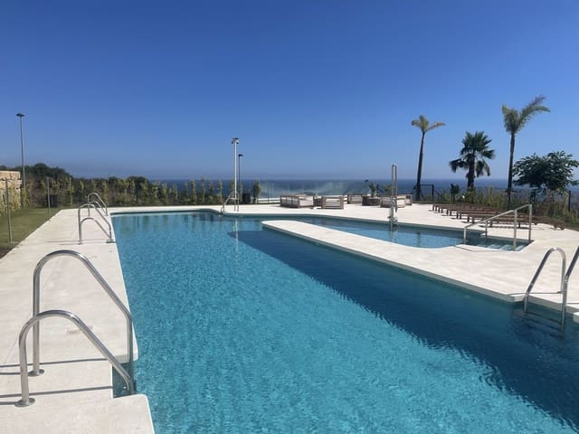Apartamento de 2 habitaciones en Manilva en venta con piscina garaje - 479.000 € (Ref: 10180561)