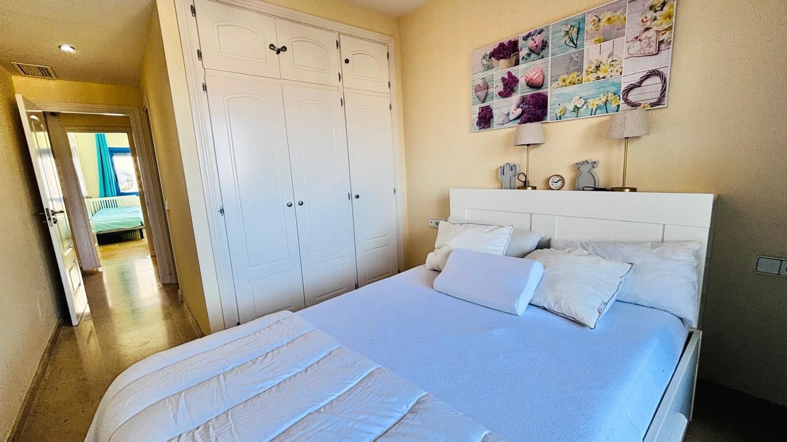 Apartamento de 2 habitaciones en La Duquesa / Puerto de la Duquesa en venta con piscina garaje - 299.995 € (Ref: 10180564)