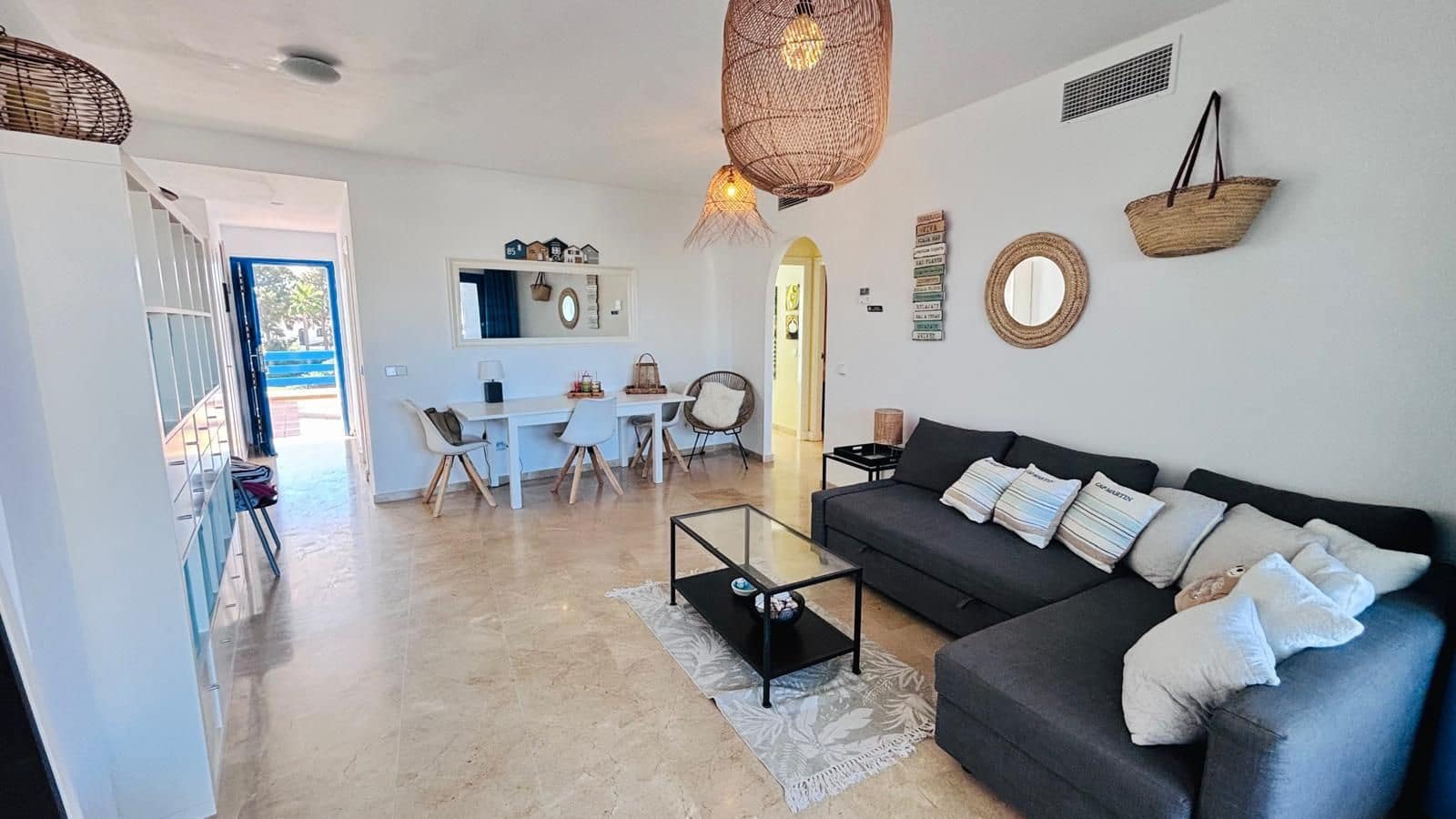 Apartamento de 2 habitaciones en La Duquesa / Puerto de la Duquesa en venta con piscina garaje - 299.995 € (Ref: 10180564)