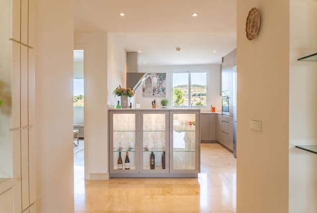 2 soverom Leilighet til salgs i Miraflores, Málaga by med svømmebasseng garasje - € 499 000 (Ref: 10180565)