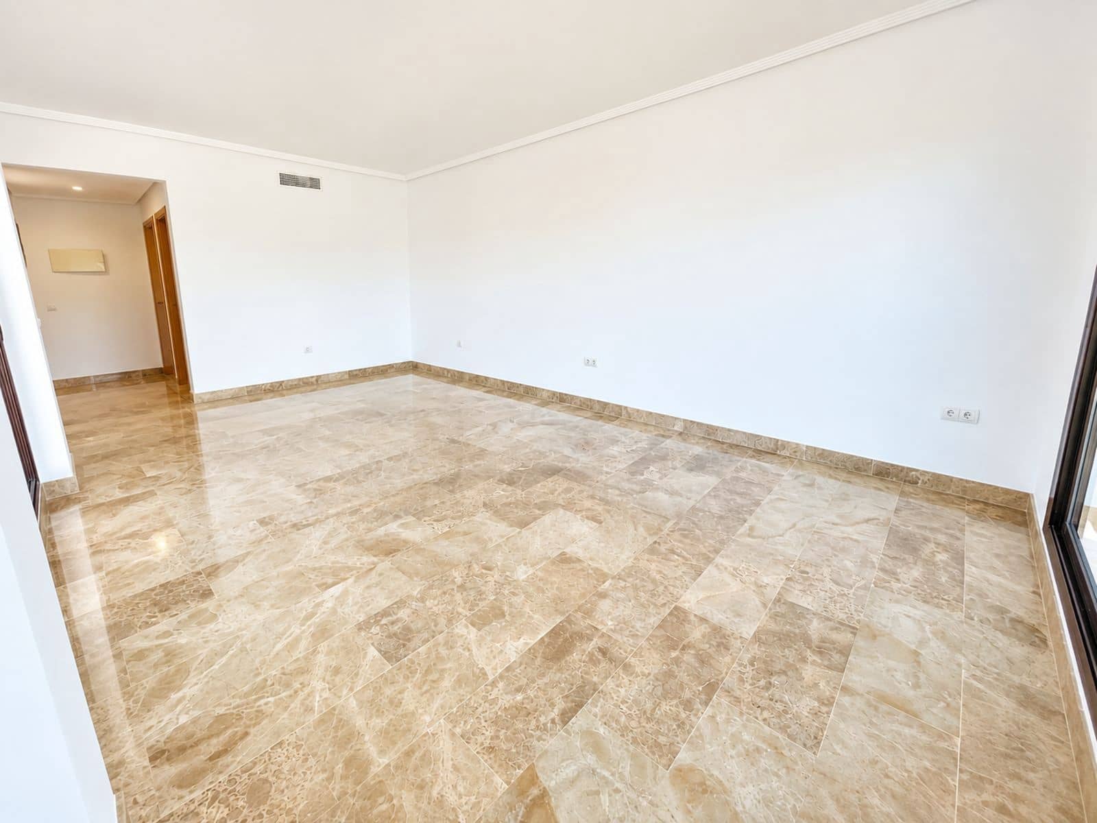 3 soverom Leilighet til salgs i New Golden Mile med svømmebasseng garasje - € 489 000 (Ref: 10180566)