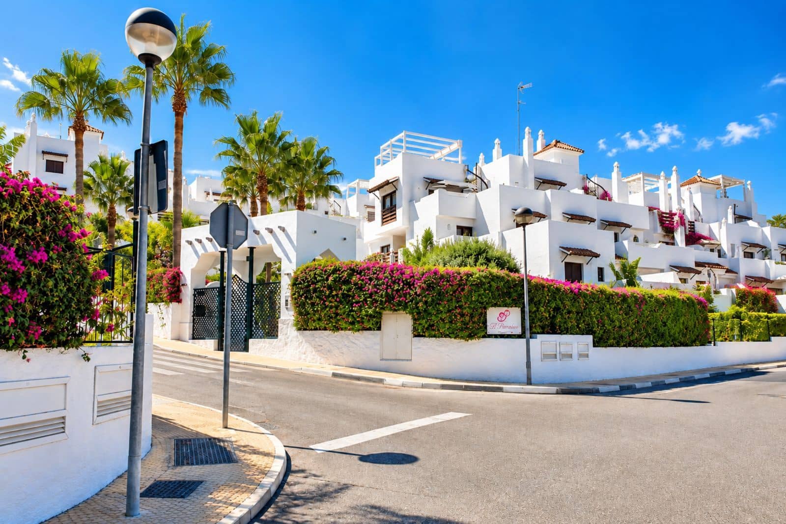 3 soverom Leilighet til salgs i New Golden Mile med svømmebasseng garasje - € 489 000 (Ref: 10180566)