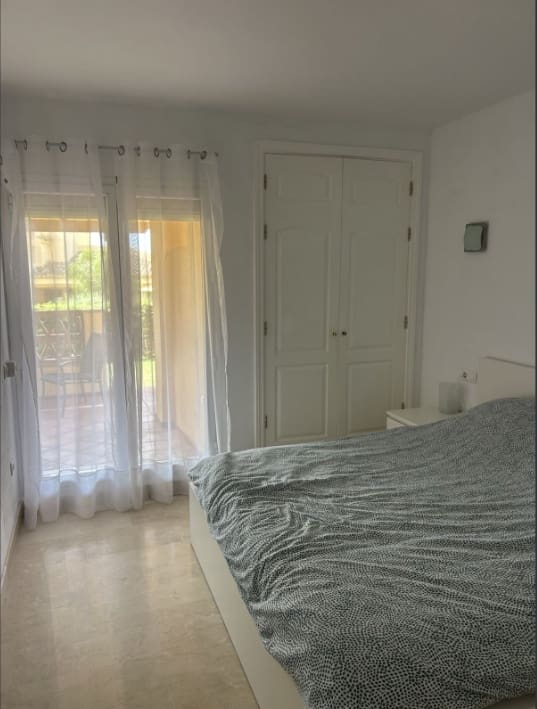 2 bedroom Apartment for sale in Elviria with pool - € 375,000 (Ref: 10183534)